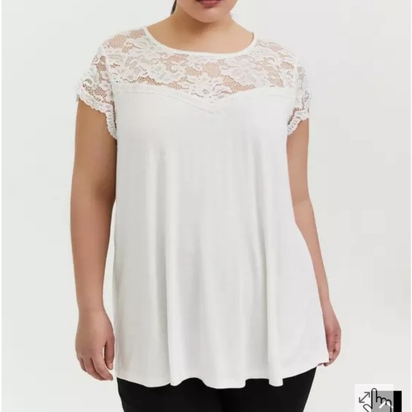Torrid Super Soft Crew Neck Lace Insert Top Size 1 - Picture 2 of 3